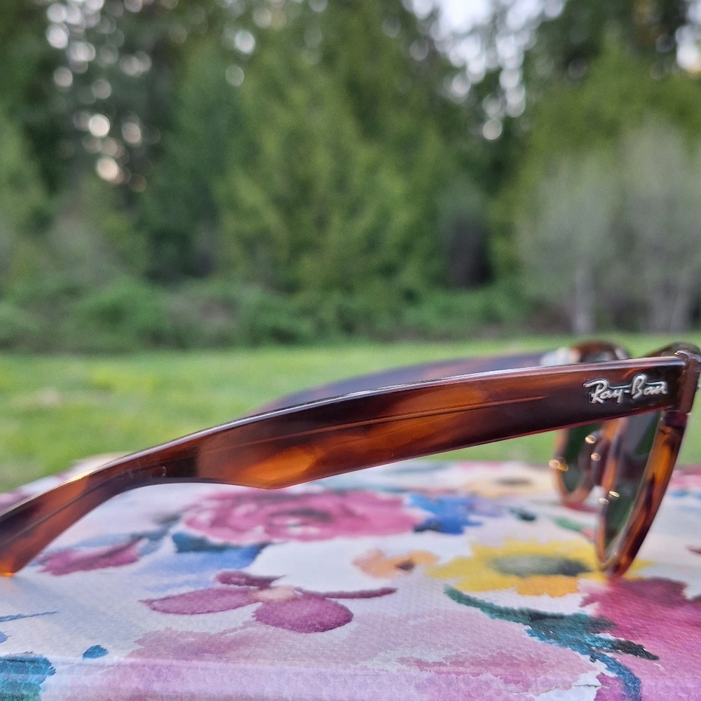 Ray-Ban Vintage 80s Tortoiseshell Sunglasses - Picture 4 of 12